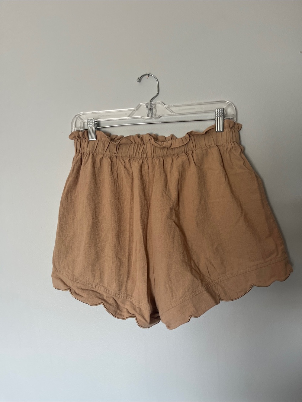 High-Waist Tan Paperbag Ruffle-Hem Women's Shorts 🩳